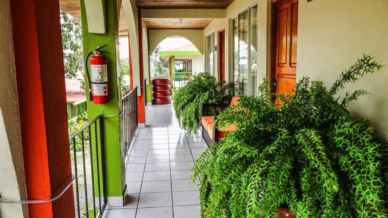 Hotel Las Flores Fortuna La Fortuna Eksteriør billede
